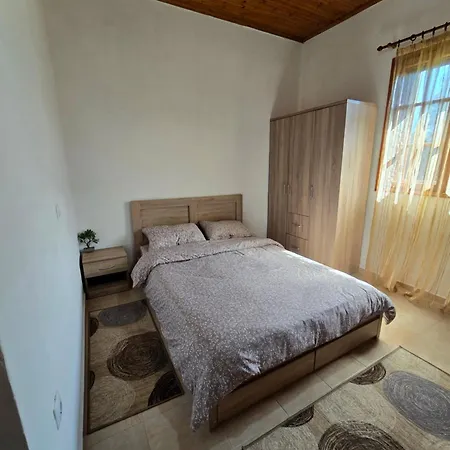 Antoneiko House * Kipi